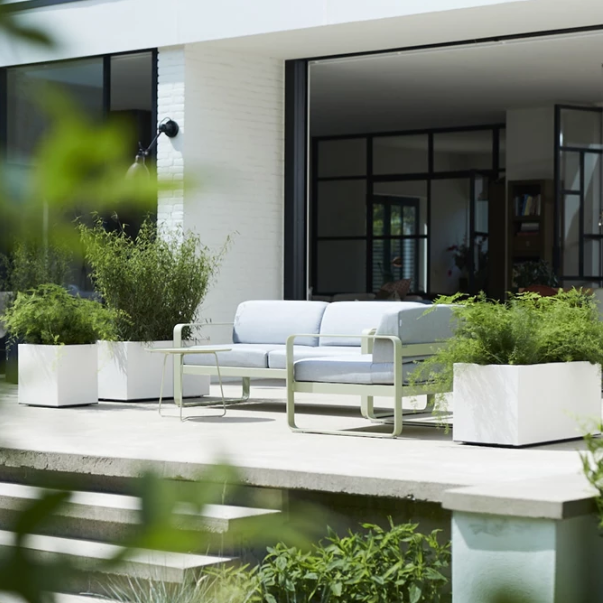 kubusvormen plantenbakken pottencollectie vivo Elho modern design groen plant pot tuin stijlvol chique inspiratie inspireren basiskleuren luxe tuininrichting outdoor design lifestyle buitenmeubelen Lotte de Vries woonkamer binnen buiten idee afwisseling wieltjes assortiment Chic Gardens bloemen