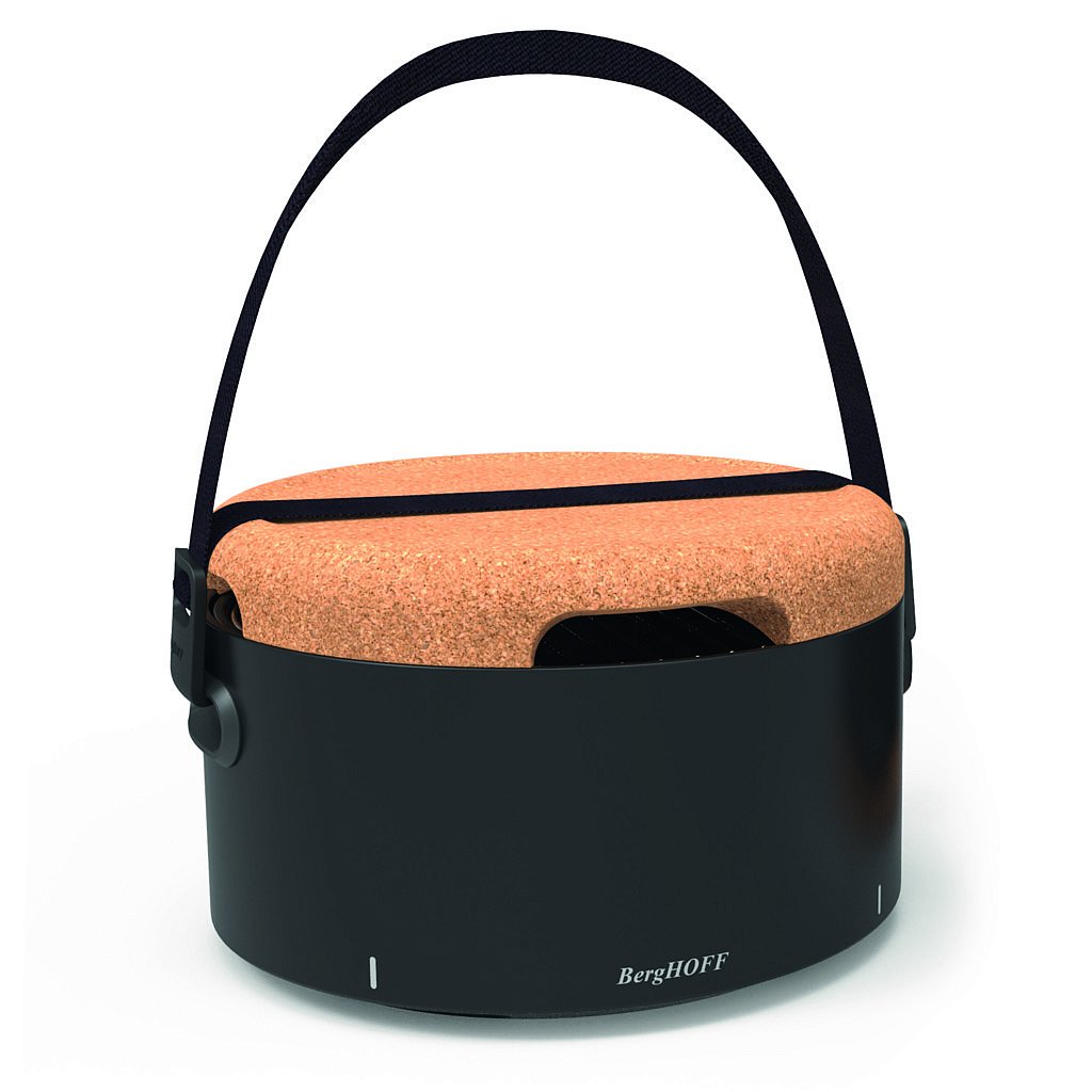 mobiele design tafelbarbecue: gezellig, praktisch en stijlvol BergHOFF nieuw barbecue zomer zomeravonden met vrienden of familie handig draagbare barbecue BBQ om mee te nemen draagriem deksel tuin park strand party feestje koken in de tuin buitenkeuken keuken barbecueën eenvoudig gemakkelijk zwart wit online bestellen tuincentra kookspeciaalzaken te koop tuininspiratie tuinbeleving tuintips info droomtuin buitenleven summerproof zomer staycation gezelligheid in de tuin tuinaankleding tuinaccessoires outdoor living outdoor design tuinarchitectuur exclusieve tuinen buitenruimte luxe chic gardens Belgisch tuinmagazine tuinprojecten reportages tijdschrift