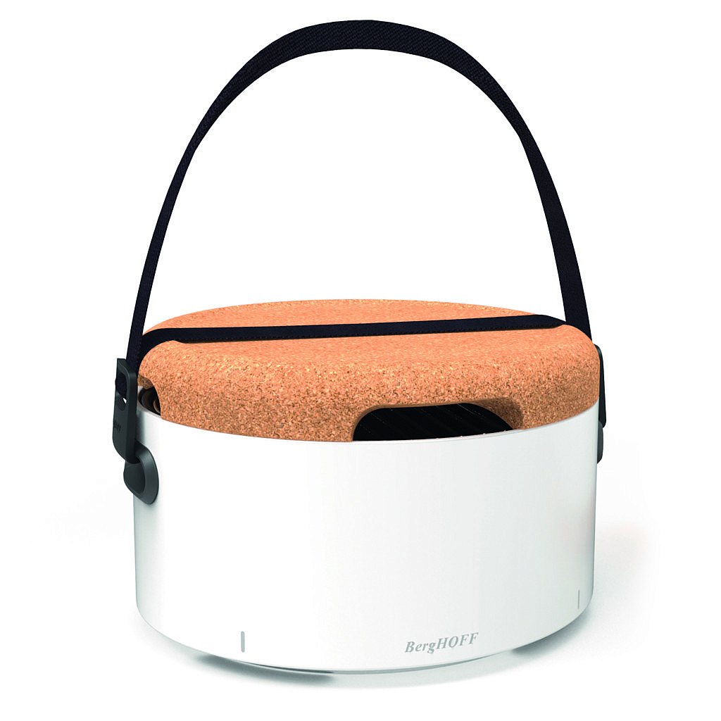mobiele design tafelbarbecue: gezellig, praktisch en stijlvol BergHOFF nieuw barbecue zomer zomeravonden met vrienden of familie handig draagbare barbecue BBQ om mee te nemen draagriem deksel tuin park strand party feestje koken in de tuin buitenkeuken keuken barbecueën eenvoudig gemakkelijk zwart wit online bestellen tuincentra kookspeciaalzaken te koop tuininspiratie tuinbeleving tuintips info droomtuin buitenleven summerproof zomer staycation gezelligheid in de tuin tuinaankleding tuinaccessoires outdoor living outdoor design tuinarchitectuur exclusieve tuinen buitenruimte luxe chic gardens Belgisch tuinmagazine tuinprojecten reportages tijdschrift