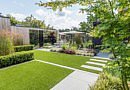 outdoor living design luxe tuin villatuin moderne tuin tuinarchitectuur tuininspiratie tuinbeleving tuinaannemer Roeland Vrankx De Vlaamse Tuinaannemer wedstrijd winnaar kleine tuinen groen natuur ruimte tuin droomtuin tuintips tuinidee buitenwereld buitenleven onderhoudsvriendelijk gemakkelijk gevarieerde beplanting gedenkplek tuinbeeld tuinkunst achtertuin tuinhuis hangtmat rust zomerbloeiers bloemen planten hangen bomen borders gras gazon kunstgras genieten tuinplezier gezin magazine chic gardens