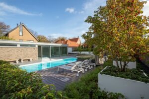 wellnesstuin Erik van Gelder DON Hoveniers buitenruimte tuinarchitect tuinarchitectuur terras tuinaanleg tuinontwerp tuinbedrijf tuininspiratie tuintips tuinbeleving tuinplezier exclusieve tuinen droomtuinen luxetuin villatuin vakantiesfeer gezellige chique tuin materiaal design tuinmeubels tuinmeubelen tuinmeubilair tuinstoel ligbed zwembad zwemvijver ligstoel strandstoel tuindecoratie tuinaankleding terrasinrichting terrasaankleding fashion for gardens trends hip water wellness spa jacuzie genieten in de tuin tips bij aankoop zwembad tuinprojecten tuinreportages tuinartikels boeken over tuinen planten bloemen luxueus vakantiegevoel jacuzzi natuur groen lounge styling architectuur bomen picknicktafel hopper uniek speciaal gerenommeerde groenpartners tuinonderhoud hoveniersbedrijven outdoor living outdoor trends exterieur buitenruimte Chic gardens magazine Belgisch outdoor living