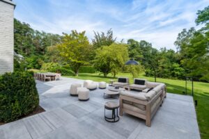 tijdschrift Ludo Dierckx Design - Totaalprojecten in outdoor living verscholen discrete luxe luxetuin luxueus villatuin exclusieve tuin tuinaanleg tuinonderhoud tuinontwerp tuinarchitectuur landschapsarchitectuur outdoor living outdoor design terras inspiratie ideeën chique tuinbedrijf tuininfo klassiek modern rustige tuin groen natuur natuurlijke ligging groene omgeving originele tuinen luxe woning buitenruimte buitenleven open tuin zwembad poolhouse esthetiek tuinen spiegelbod magazines over tuinen tuinliefhebbers tuin special klasse interieur exterieur tuinmeubels tuinmeubelen buitenmeubelen info tips uitstraling comfrt Ludo Dierckx Tuindesign Westerlo Chic Gardens magazine over luxetuinen high end