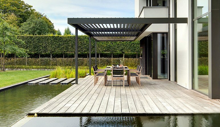 umbris lamellendaken terrasoverkapping terrasoverdekking start living outside buitenruimte pionier België zomer winter beschutting schaduw koelte zonnewering tuinproject tuinreportage exclusieve tuinen luxe tuinen tuinontwerp tuinarchitectuur op maat gemaakt magazine voor outdoor living outdoor design terrasaankleding terrasaccessoires tuin tuinen tuininspiratie beleving tips inrichting tuinmeubelen tuinmeubels buitenmeubelen chic gardens belgisch magazine