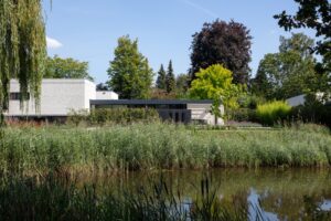 villatuin tuinen Stoop Tuinen tuinarchitectuur tuinaanleg tuinontwerp tuinonderhoud villa tuin Nuenen Nederland Magazie Chic Gardens Dutch Edition verbouwen tips tuininspiratie chique exclusief luxe design outdoor living trens planten bloemen