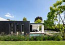 villatuin tuinen Stoop Tuinen tuinarchitectuur tuinaanleg tuinontwerp tuinonderhoud villa tuin Nuenen Nederland Magazie Chic Gardens Dutch Edition verbouwen tips tuininspiratie chique exclusief luxe design outdoor living trens planten bloemen