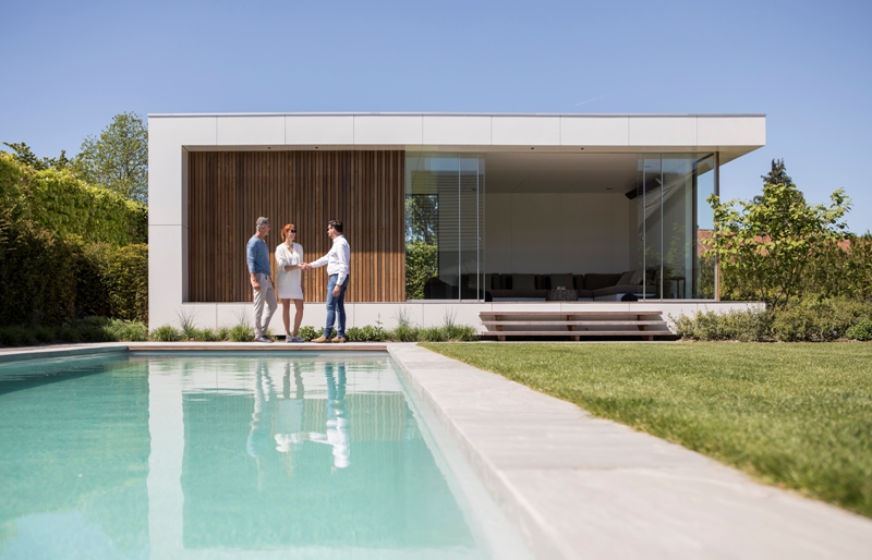 De boomkamer authentieke luxe op maat tuinbeleving tuininspiratie leefruimte buitenruimte exterieur terras boomhutten luxecocons handgemaakt in België handmade houten bijgebouwen exclusieve tuinen en projecten ambachtelijk stijlvol gastenverblijf tuinkantoor wellnessruimte poolhouse bijgebouw kwaliteit magazine chic gardens