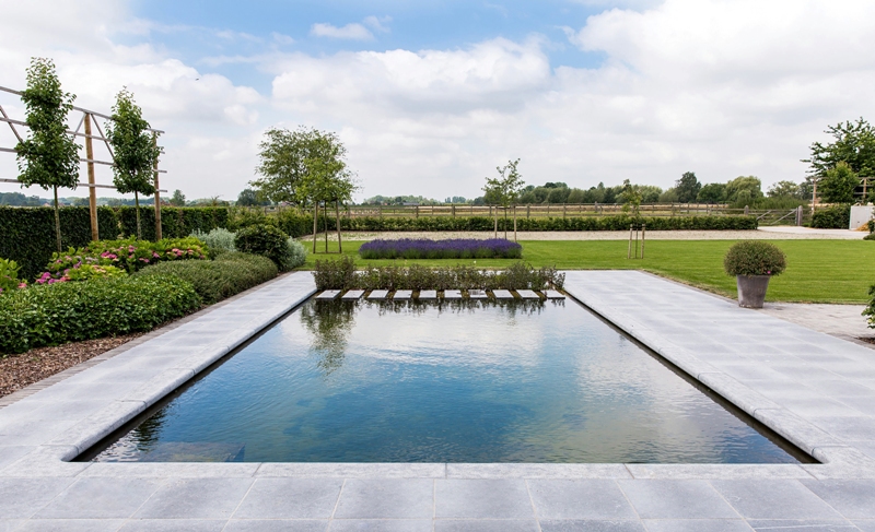 Tuinen Van Vlasselaer Kristof Van Vlasselaer droomtuin tuinaanleg tuinonderhoud zwemvijvers tuinarchitectuur tuinaanlegger groenbedrijf tuinen met stijl luxe tuinen villetuinen exlcusiev tuininspiratie natuurlijke tuin stadstuin Zemst magazine chic gardens