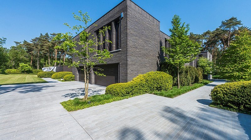 BaLu Gardens buitenruimtes tuinarchitectuur tuinarchitect interieurarchitect tuinen buitenleven stijlvol luxe exclusieve tuinen architectuur bart de backer luc van laere planten bloemen tuinaanleg tuinontwerp visie werkwijze tuinidee tuininspiratie chic gardens belgisch magazine