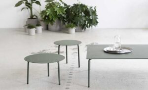 August by Vincent Van Duysen serax nieuwe collectie tuintrends tuinmeubels magazine chic gardens exclusieve tuinen stijlvolle tuin luxe outdoor living outdoor design dsigners ontwerpers belgisch tuinboeken inspiratie betere buitenleven zwembad nieuwigheden trends ligstoelen architectuur tuinmeubilair tuinmeubelen tuinmeubels