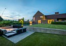 Tuin van en door tuinaannemer Stijn Phlypo chic gardens magazine voor outdoor living tuinprojecten tuininspiratie tuinarchitectuur tuinontwerp tuinaanleg tuindesign outdoor living outdoor design lifestyle tuinen architectuur tuinmeubelen tuinmeubilair tuinmeubels buitenmeubels zwembad buitendouche landelijke tuin luxe exclusief grote tuinen