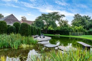 magazine chic gardens zwembaden exclusieve tuinen inspiratie zwemvijvers wellness idee tuinidee zwembadbouwers wedstrijd Belgische sector winnaars