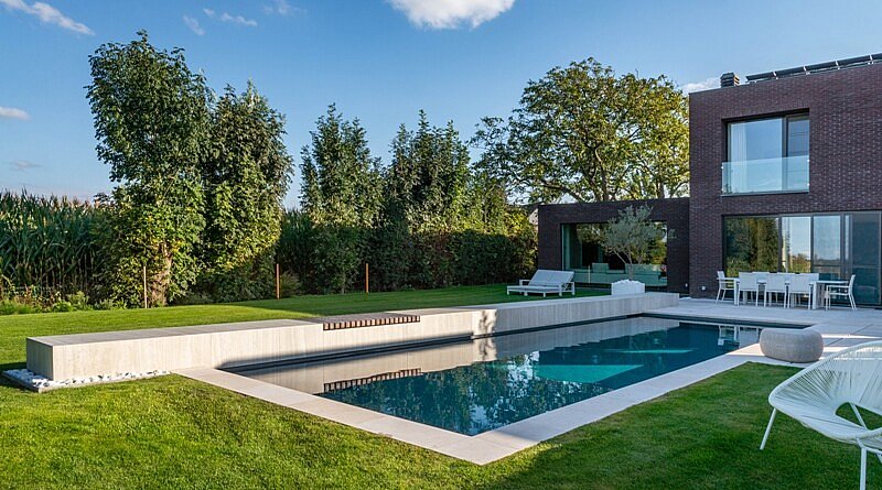 magazine chic gardens zwembaden exclusieve tuinen inspiratie zwemvijvers wellness idee tuinidee zwembadbouwers wedstrijd Belgische sector winnaars