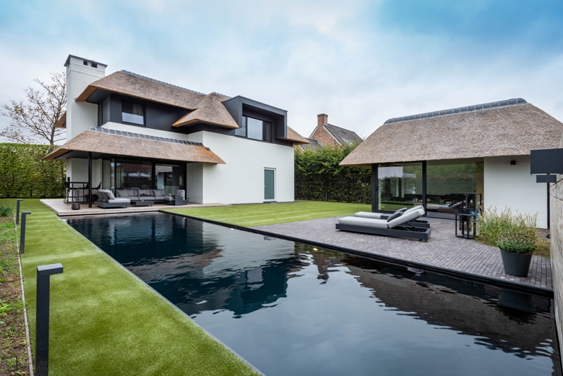 magazine chic gardens zwembaden exclusieve tuinen inspiratie zwemvijvers wellness idee tuinidee zwembadbouwers wedstrijd Belgische sector winnaars