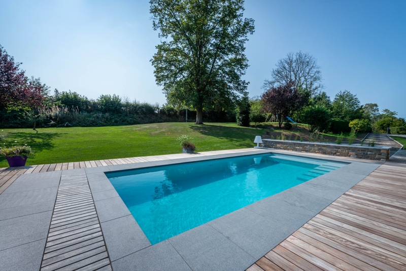magazine chic gardens zwembaden exclusieve tuinen inspiratie zwemvijvers wellness idee tuinidee zwembadbouwers wedstrijd Belgische sector winnaars