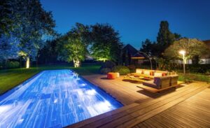 Chic Garden is hét Belgische magazine voor outdoor living & outdoor design. Boordevol inspiratie voor het buitenleven en ideeën voor jouw stijlvolle droomtuin. Laat je inspireren door de moderne demotuin van firma 't Groene Plan (specialist in tuinaanleg en hybride zwembaden) bij de oude abdijhoeve in Tongerlo.