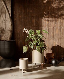 Chic Gardens, magazine voor outdoor living en outdoor design. Ontdek 7 bijzondere plantenpotten en plantenbakken voor jouw tuin en terras.