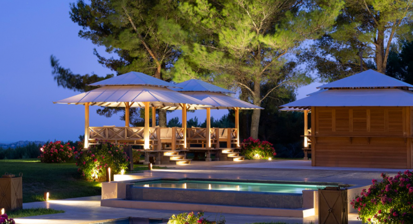 Chic Gardens magazine: Ontdek dit project met prachtige buitenverlichting van In-lite.