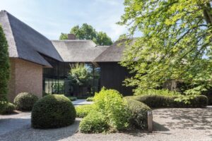 De nieuwe editie van het outdoor living & design magazine Chic Gardens is er! Ontdek hier het nummer voor het voorjaar.