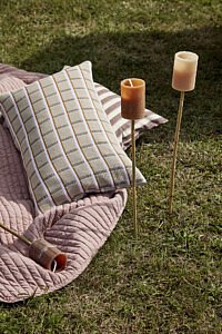 Chic Gardens, magazine voor outdoor living en design: natuurlijke kleuren zijn hip op het terras. Kies voor materialen in teak, rotan, bamboe... Wij geven tips!