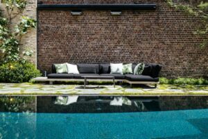 De nieuwe editie van het outdoor living & design magazine Chic Gardens is er! Ontdek hier het nummer voor het voorjaar.