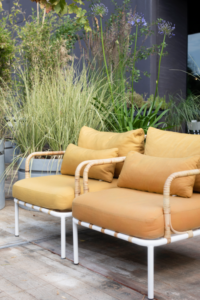 Chic Gardens, magazine voor outdoor living en design: natuurlijke kleuren zijn hip op het terras. Kies voor materialen in teak, rotan, bamboe... Wij geven tips!