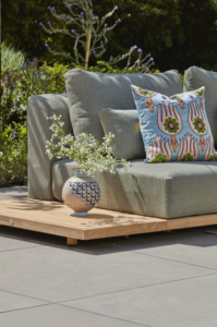 Chic Gardens magazine voor outdoor living en design: Ontdek onze favoriete tuinmeubelen van SUNS!