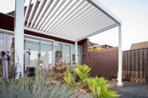 Chic Gardens magazine voor outdoor living en design: Ontdek onze favoriete tuinmeubelen van SUNS!