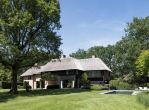 Nu in Chic Gardens voorjaarsmagazine: High-end villatuin door de Wijnegemse tuin- en landschapsarchitecten van Avantgarden