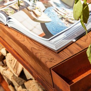 Chic Gardens magazine: Neem deel aan de wedstrijd en win een OFYR kookboek vol recepten voor de barbecue.