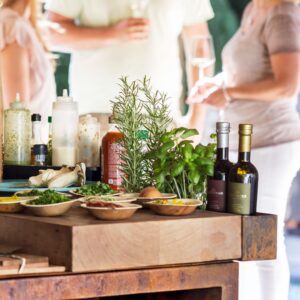Chic Gardens magazine: Neem deel aan de wedstrijd en win een OFYR kookboek vol recepten voor de barbecue.