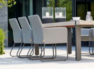 Chic Gardens magazine voor outdoor living: Onze favoriete tuinmeubelen van BuitenHof