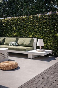 Luxueuze eilandtuin door BMT Tuinontwerp. Nu in Chic Gardens the Dutch Edition 2021.