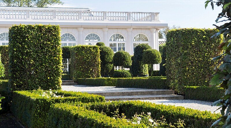 Chic Gardens: Op bezoek in het Lauretum van Jabbeke. Ontdek het nieuwe boek 'De laurier, het ganse jaar door'.