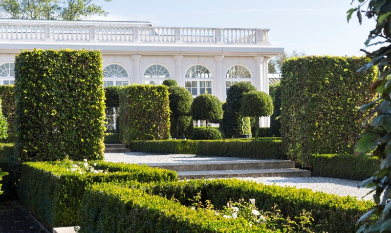 Chic Gardens: Op bezoek in het Lauretum van Jabbeke. Ontdek het nieuwe boek 'De laurier, het ganse jaar door'.
