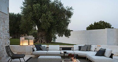 Chic Gardens magazine: Dit zijn de must-haves om je terras klaar te maken voor de nazomer. Kussens, plaids, vuurkorven, de juiste verlichting, meubels, ...
