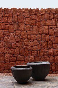 Chic Gardens magazine voor outdoor living en outdoor design: Het Belgische Domani wint LILA Products Award 2021 voor Terracotta potten.