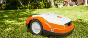 Chic Gardens magazine voor outdoor living en design. Onderhoud je tuin met een robotmaaier. Wij geven je een overzicht van de nieuwste modellen van Bosch, Husqvarna, Gardena, Stiga, Stihl, Robomow, Honda.