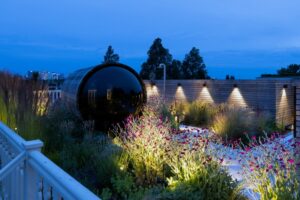 Chic Gardens Magazine: Daktuin in Amsterdam met buitenverlichting van in-lite design
