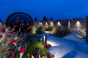 Chic Gardens Magazine: Daktuin in Amsterdam met buitenverlichting van in-lite design