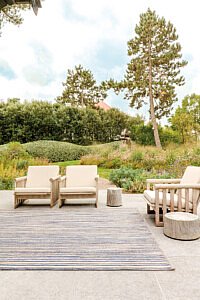 Ontdek de hoogstaande designtapijten van Limited Edition op de website van Chic Gardens.