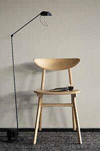 Chic Gardens magazine voor outdoor living en design: Royal Botania, Ethnicraft en Extremis presenteren hun laatste interieurnieuws op de expo Please Have a Seat in Kortrijk.
