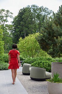De nieuwe Chic Gardens najaar 2021 is er! Boordevol inspiratie voor je droomtuin. Met prachtige fotografie van exclusieve en unieke tuinen en buitenruimtes. En de laatste trends in buitenmeubels.