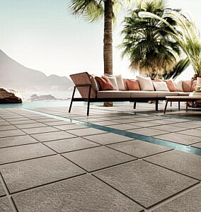 Chic Gardens magazine voor outdoor living en design: unieke keramische tegels voor je buitenruimte en terras.