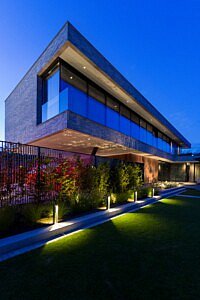 Slimme tuinverlichting van in-lite zorgt voor maximale tuinbeleving.