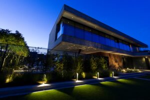Slimme tuinverlichting van in-lite zorgt voor maximale tuinbeleving.