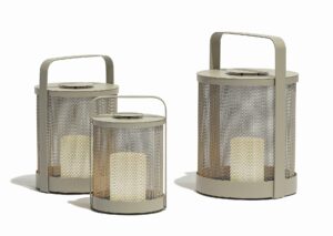 De essentials voor een winterse terrasinrichting: tuinverlichting, knusse sofa's, terrasverwarming en meer.