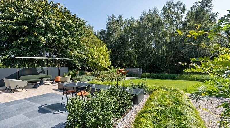 Luxueuze tuin in Tongeren aangelegd door Tuinen Paul Nijst.