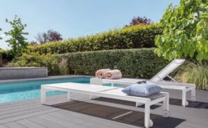 Leuk idee: maak van je Cedral terras een knusse openluchtwoonkamer.