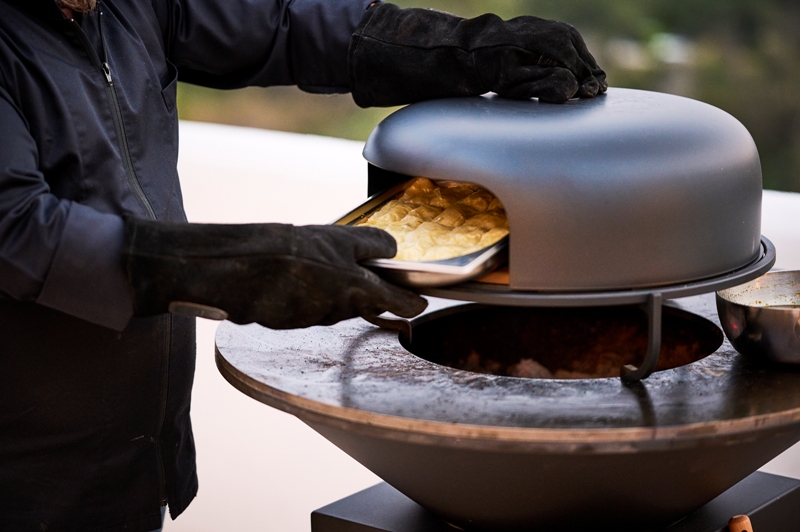 Met de kooktoestellen van OFYR beleef je een unieke culinaire ervaring. Dé trend voor deze zomer? De pizzaoven!