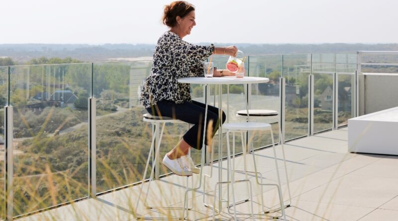 Nieuw minimalistisch buitenmeubilair: Tiki van het Belgische designmerk Extremis. Meer inspiratie in Chic Gardens Magazine.